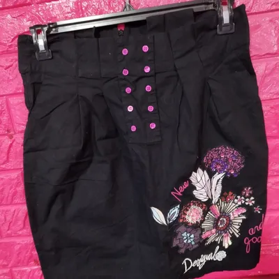 Jupe femme taille 36. Desigual 